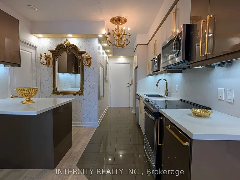 9201 Yonge St #1602 — Photo 4
