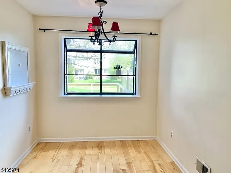 305 Marten Rd — Photo 11