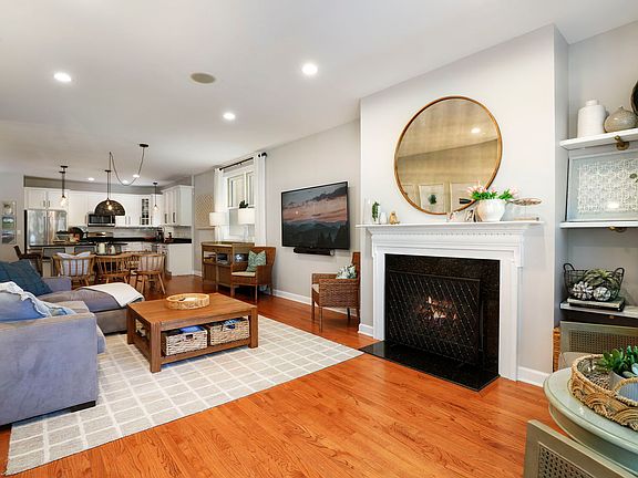 5th image of 3015 N Damen Ave #1