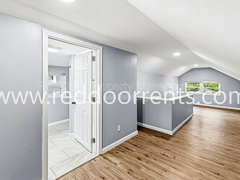 3146 Broadway St — Photo 24