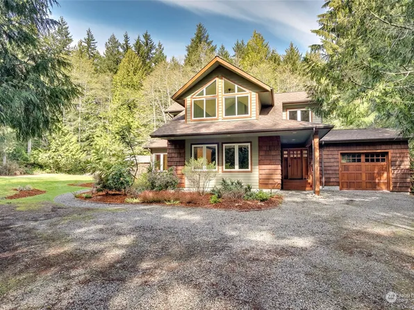 8061 Chalet Lane NW, Seabeck, WA 98380