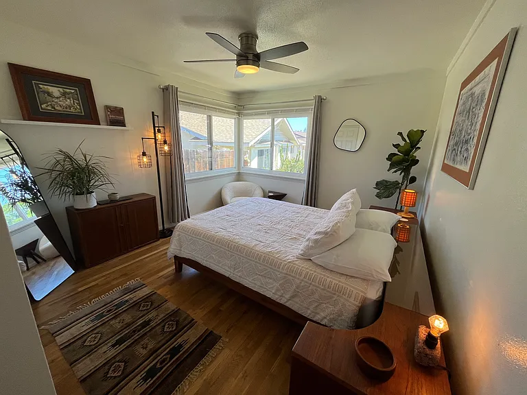 First bedroom.