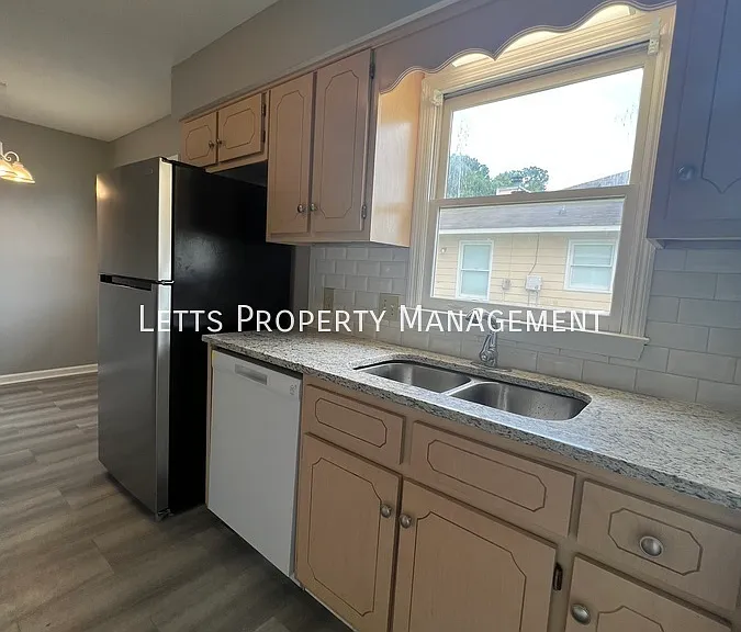 788 Crestline Dr — Photo 6