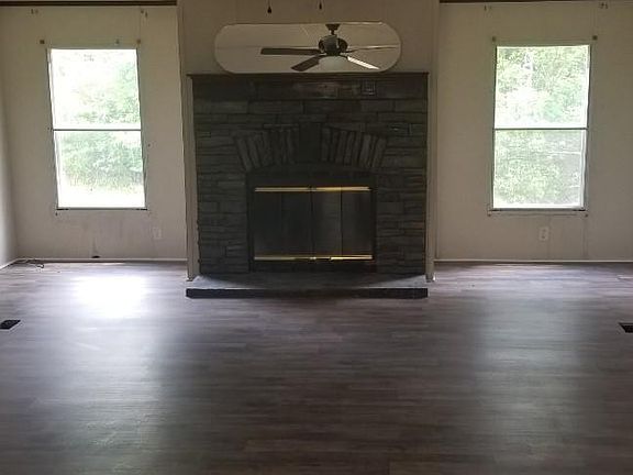 2nd image of 110 Cross Creek Dr
