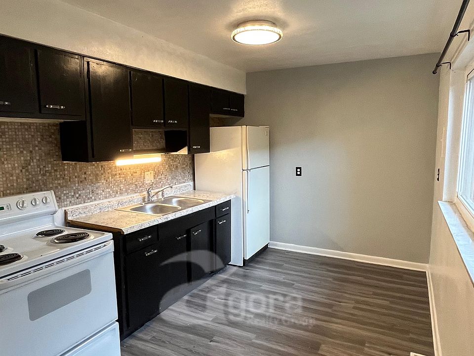 1st image of 4113 Crest Dr APT D