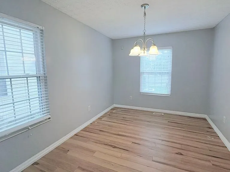 4843 Ballentine Dr — Photo 7
