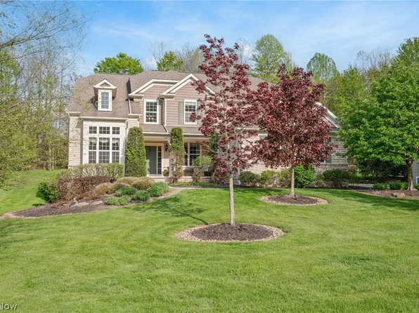 7695 Cottonwood Trl, Chagrin Falls, OH 44023