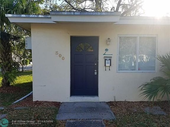 3rd image of 300 SW 10th St #300