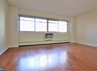 2101 Chestnut St APT 1607, Philadelphia, PA 19103