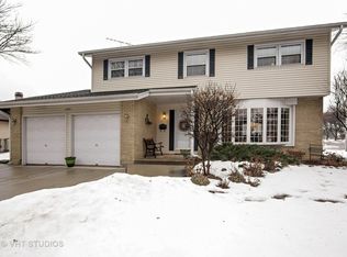 1001 N Hemlock Ln, Mount Prospect, IL