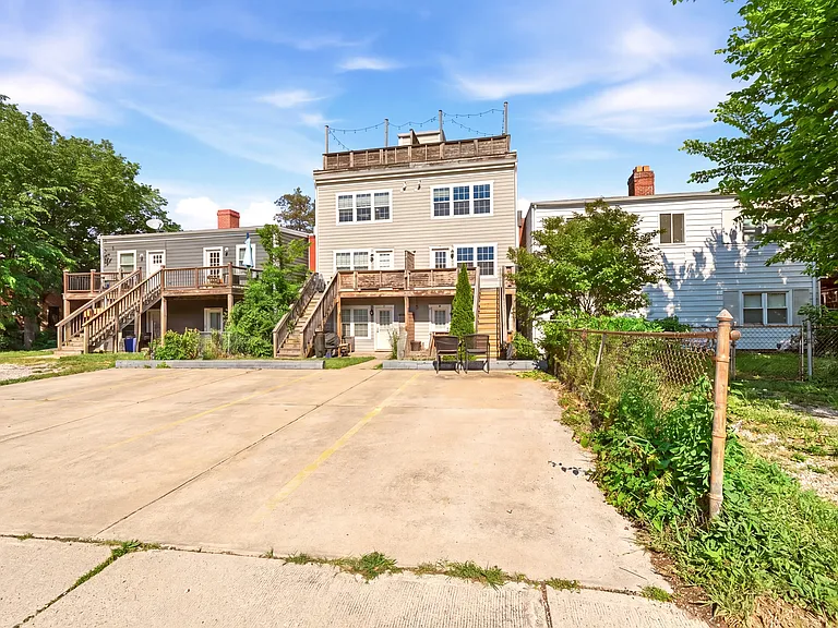 218 20th St NE #3 — Photo 41