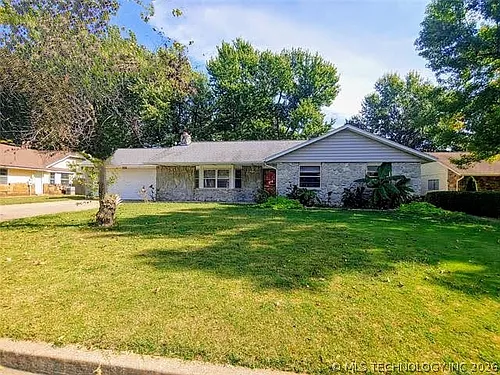 121 W Jefferson Pl Photo 1