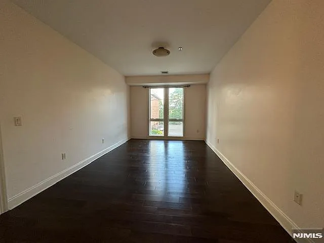 255 Laird Ave #6 — Photo 14