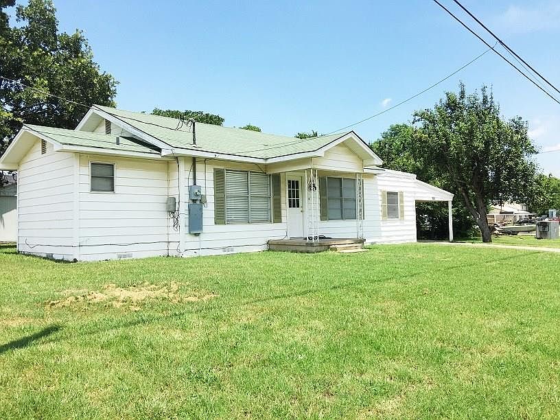 1st image of 410 W Mesquite St