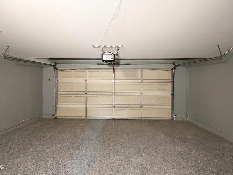 1311 Oyster Pl — Photo 21