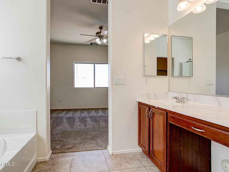 9928 W Chipman Rd — Photo 28