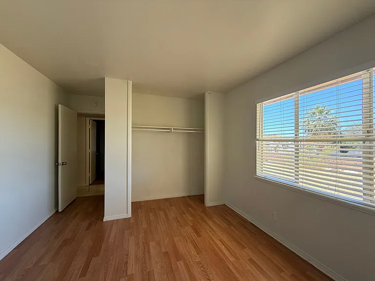 29205 Exeter St — Photo 43