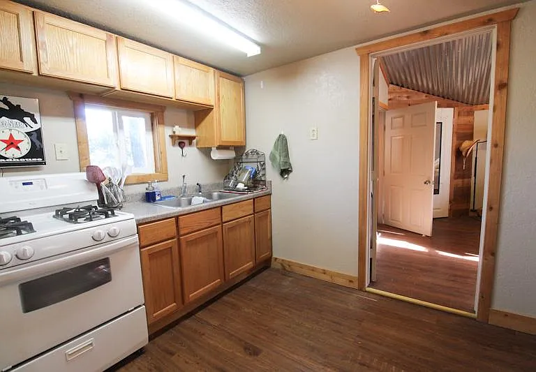 955 Faurie Rd #CABIN — Photo 7
