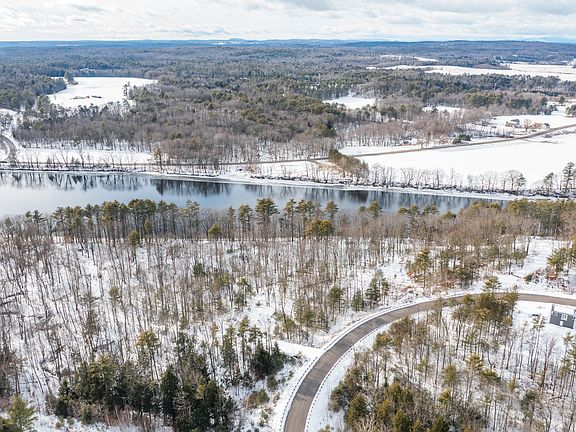 3rd image of 9 Commons Drive