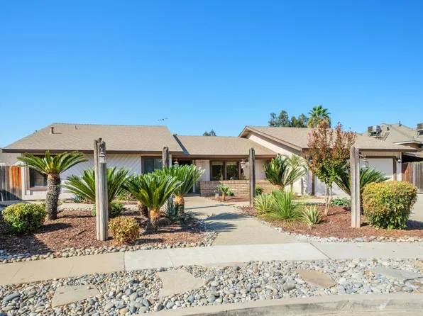 8507 N Akron Ave, Fresno, CA 93720