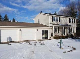 73 Knollwood Dr, Fairport, NY 14450