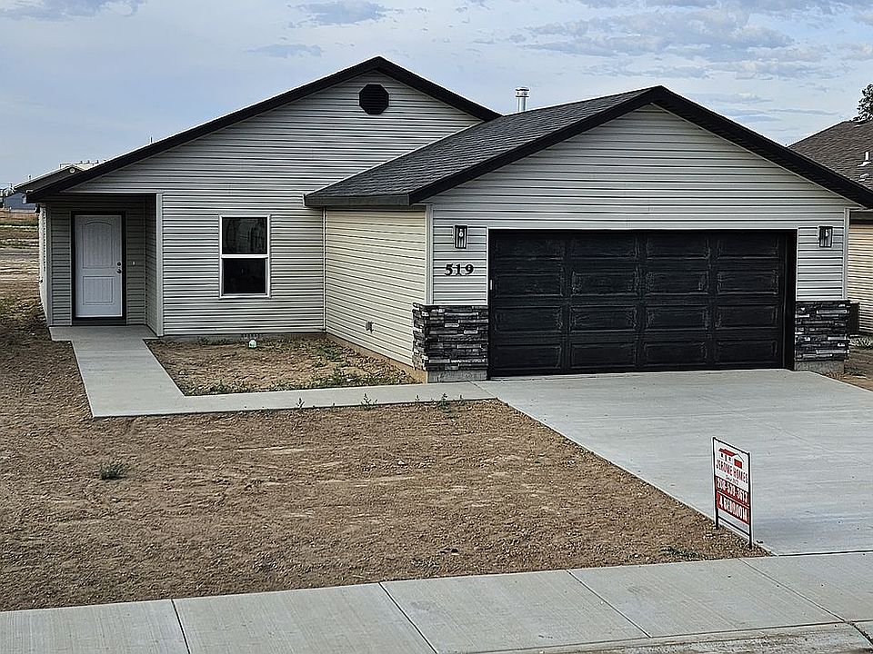 519 West Ave H  4 bdrm