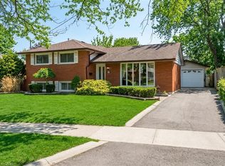 5376 Spruce Ave, Burlington, ON L7L1N7