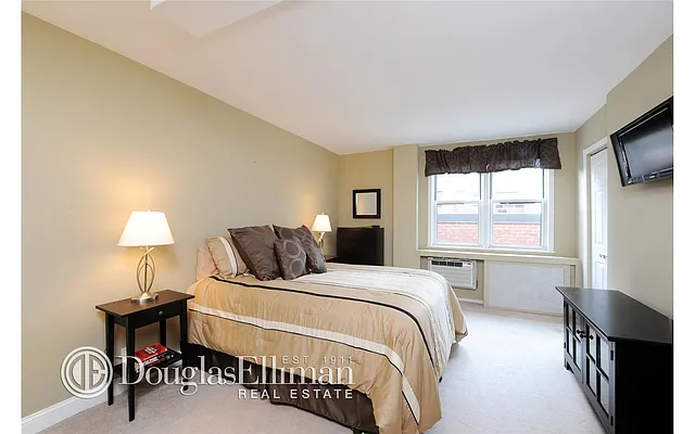 Sold by Douglas Elliman | media 33