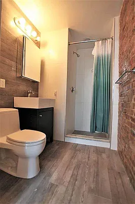 Rented by Metropolitan Property Group | media 16