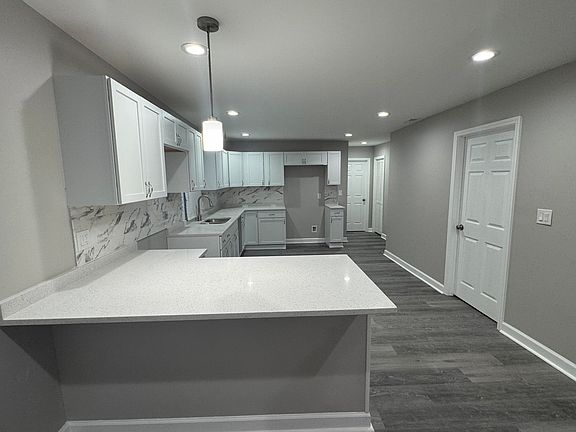 4th image of 3428 Delaware St