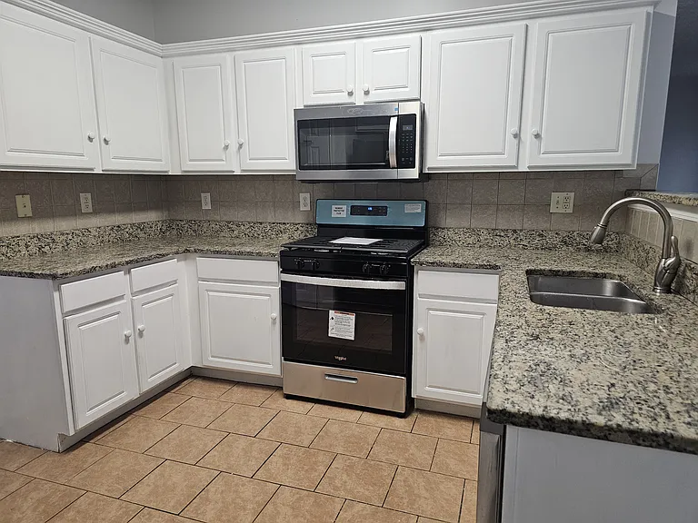 340 Circle Rd — Photo 16