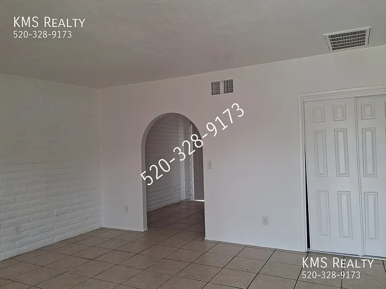 5511 W Utah St — Photo 2