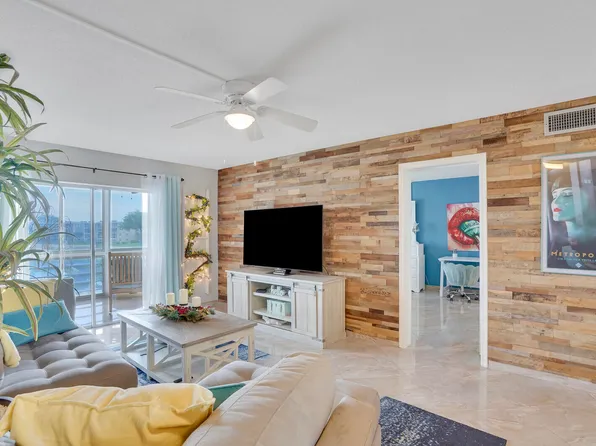 2724 N Garden Drive #302, Lake Worth, FL 33461