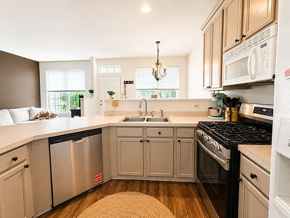 4th image of 705 Morris Ct