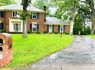 212 Club Oak Ct, Louisville, KY 40223