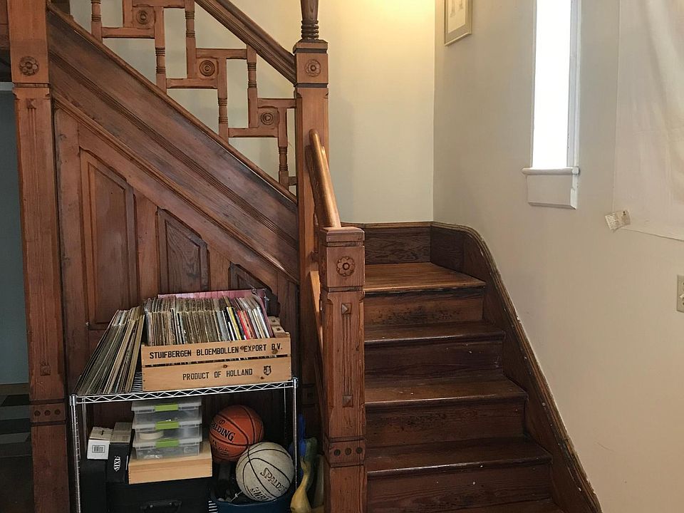 2nd image of 923 Tennessee St APT B