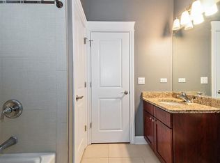 1213 N Cleaver St APT 3, Chicago, IL 60642