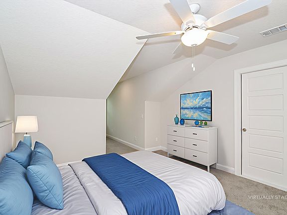 5th image of 1005 Walker Point Way