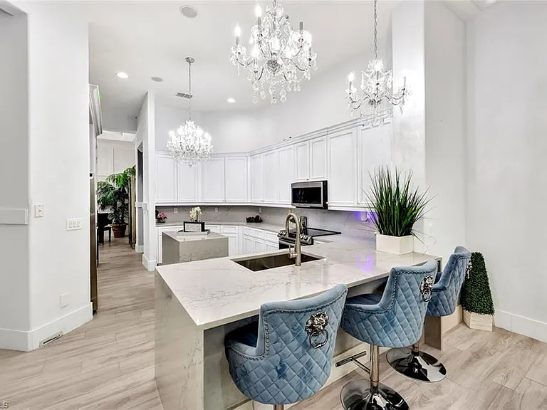 8910 Paseo De Valencia St — Photo 15