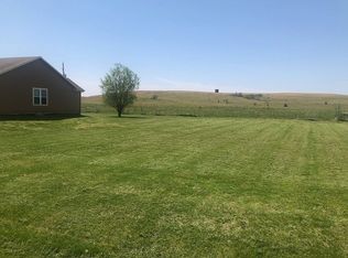 129 Sunset Ln, Maple Hill, KS 66507