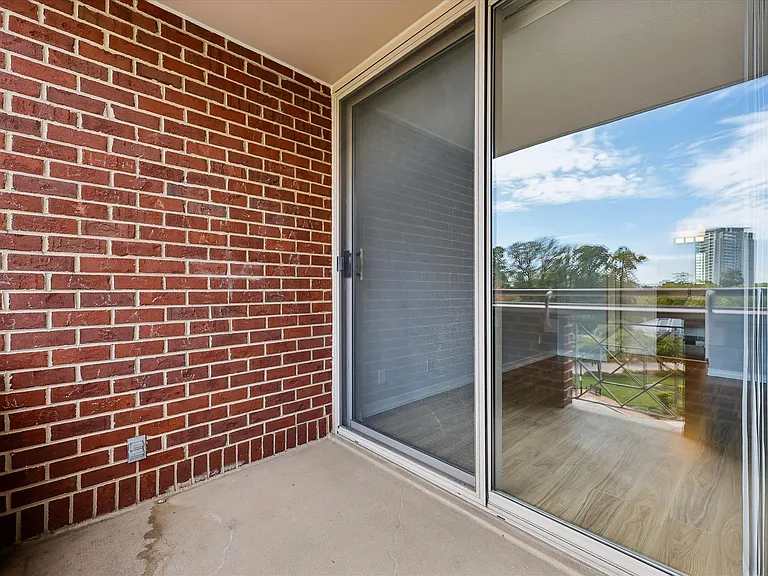 5809 Nicholson Ln #514 — Photo 36