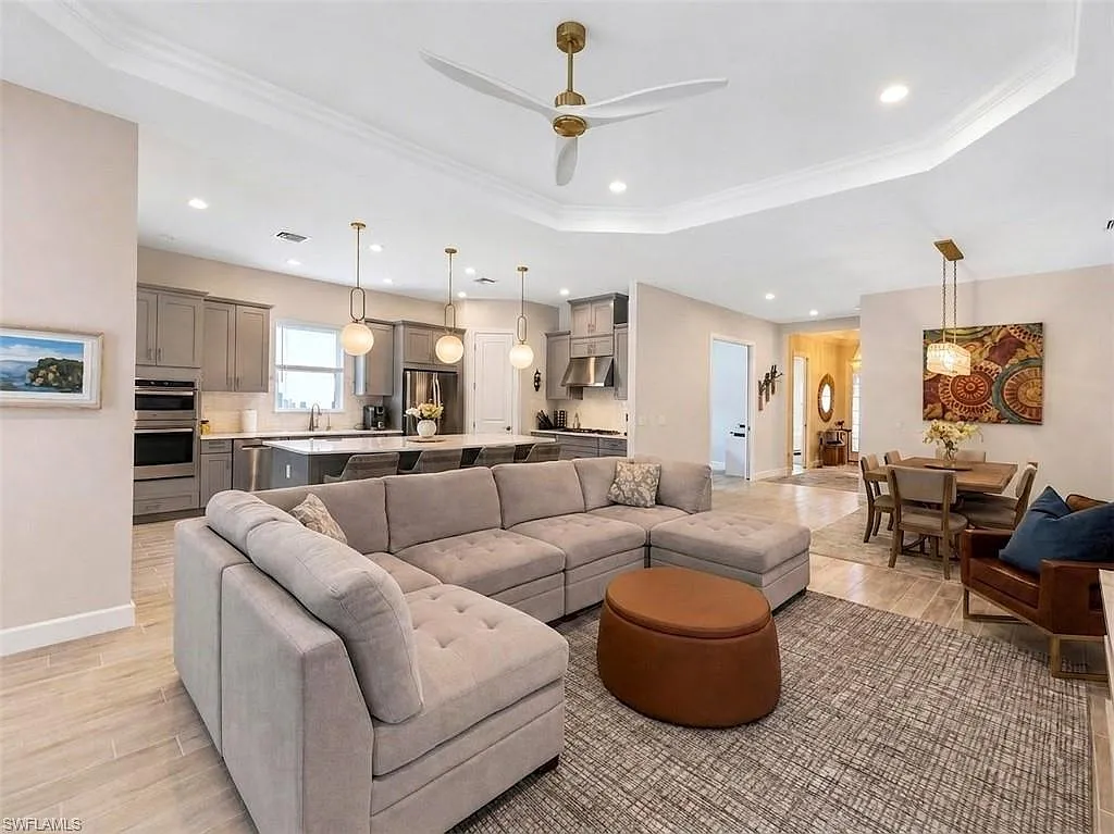 3 bed, 3.0 bath, 2375 sqft, $10,000 — Photo 3