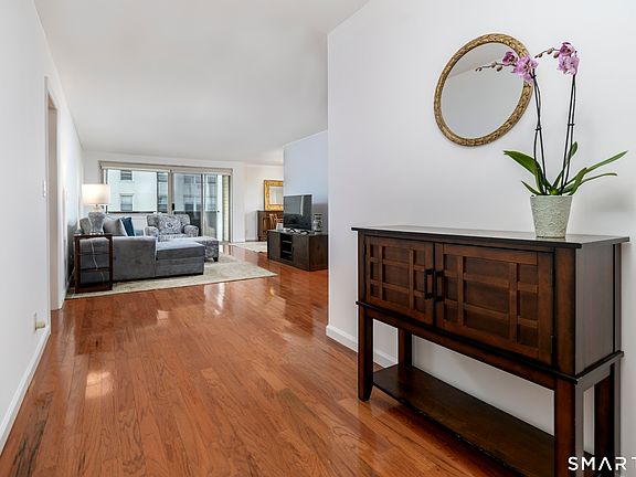 3rd image of 50 Glenbrook Road APT 7C