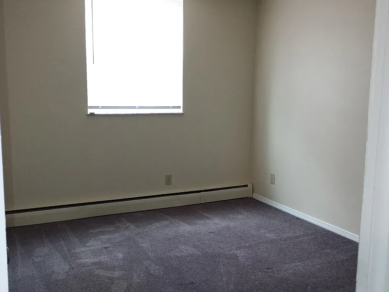 4655 Hamilton Ave #9 — Photo 2
