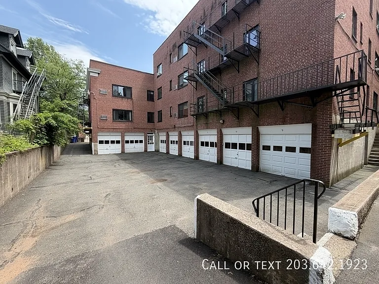 570 Whitney Ave — Photo 16