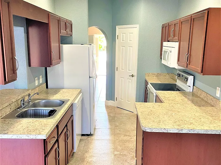 7968 Evelyn Ct — Photo 28