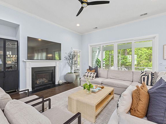 4th image of 2049 Syreford Ct