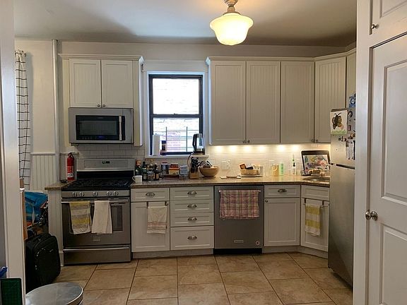 2nd image of 525 4th St #1