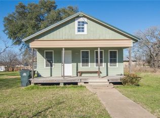 735 W Houston St, Giddings, TX 78942