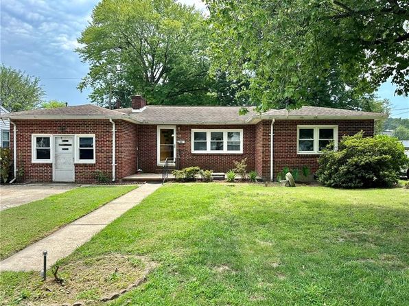 24 Whittier Ave, Newport News, VA 23606